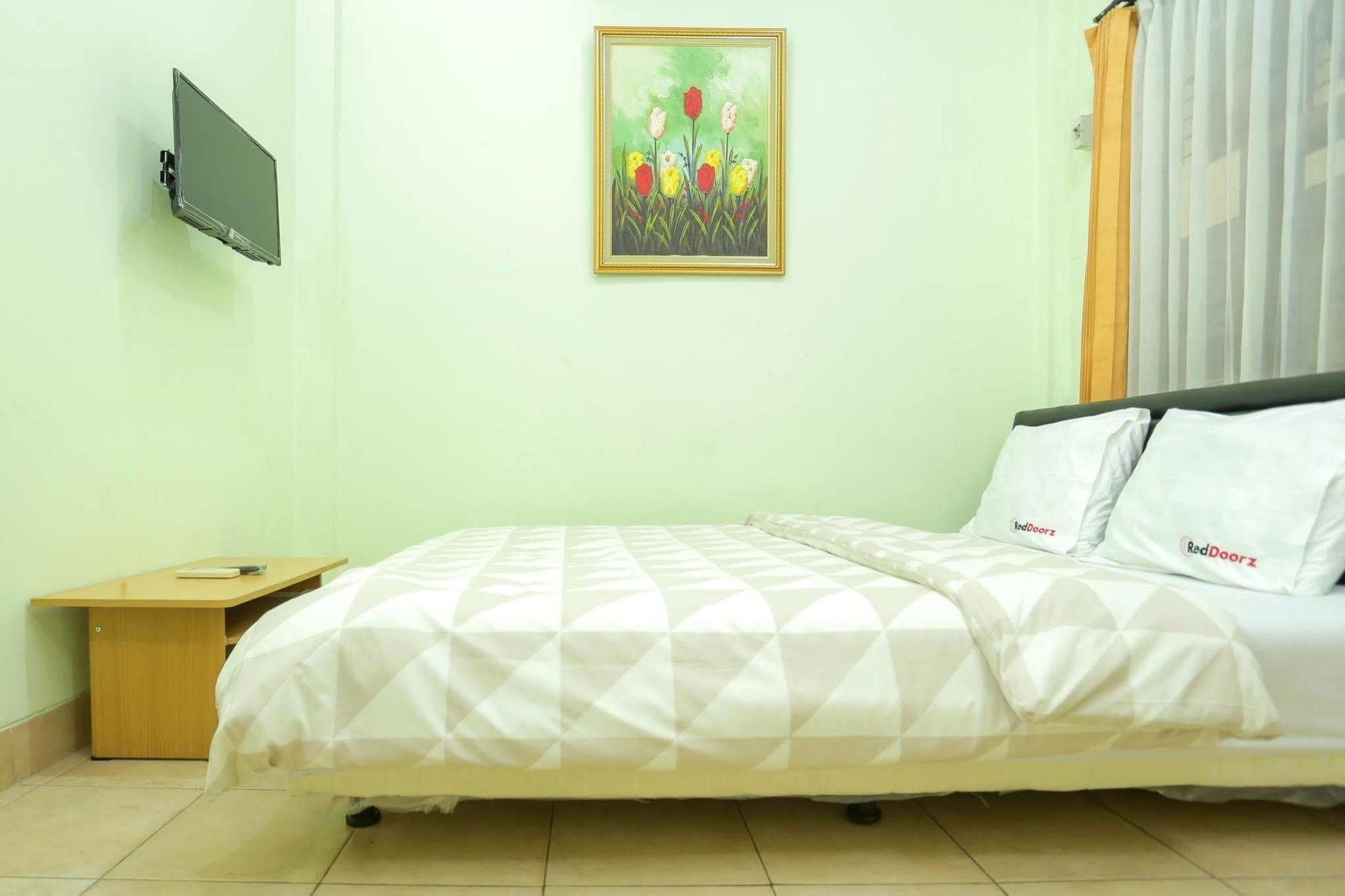 Wisma tamu Reddoorz Near Sukajadi 3*